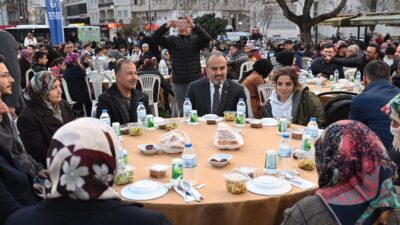 İftar sofraları Demirtaş’ta kuruldu