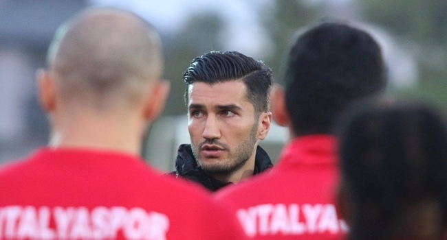 Antalyaspor’dan Metin Öztürk’e ‘Nuri Şahin’ tepkisi Antalyaspor’dan Metin Öztürk’e ‘Nuri Şahin’ tepkisi