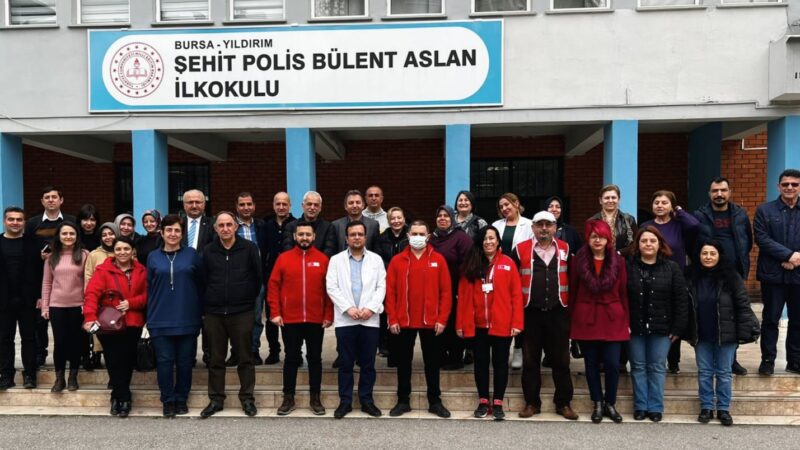 Sosyal sorumluluk projelerini sürdüren Yıldırım'daki Şehit Polis Bülent Aslan İlkokulu,