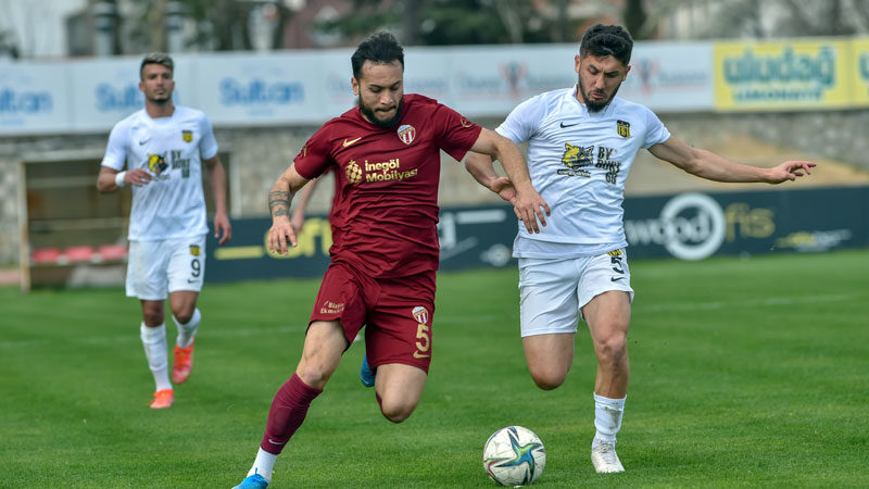 İnegölspor pay-off yolunda fırsat tepti TFF 2.Lig Kırmızı Grup'taki Bursa ekibi İnegölspor, evinde Bayburt Özel