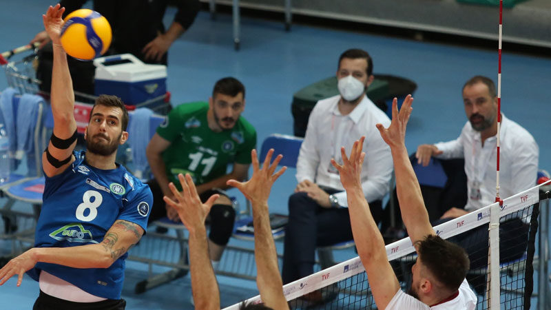 AXA Sigorta Efeler Ligi'nde normal sezonu 7. sırada bitiren ve