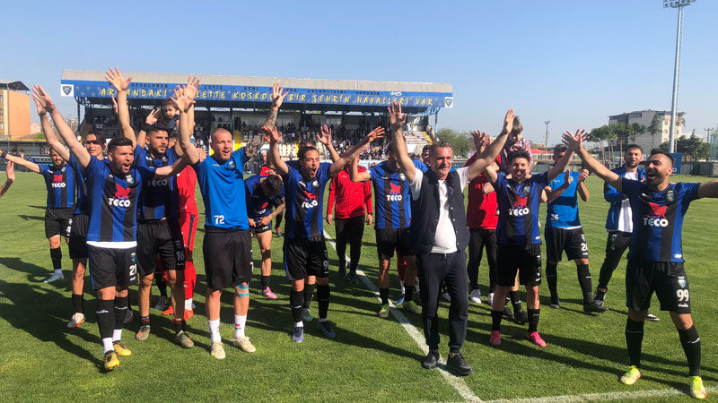 2. Lig’deki Bursa ekibinden kritik galibiyet TFF 2.Lig'deki Bursa temsilcisi Karacabey Belediyespor, evinde Kırşehir Belediyespor'u 5-2