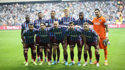 Sonunda bunu da gördük! Bakın sahaya ne attılar…