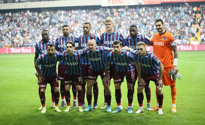 Sonunda bunu da gördük! Bakın sahaya ne attılar… Sonunda bunu da gördük! Bakın sahaya ne attılar…