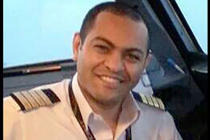 Pilotun kokpitte sigara yakması sonucu düşen uçakta 66 kişi hayatını kaybetti Pilotun kokpitte sigara yakması sonucu düşen uçakta 66 kişi hayatını kaybetti