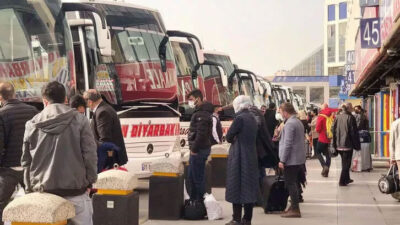 Geçen yıla göre yüzde 75 arttı! Uçak ve otobüs fiyatları belli oldu…