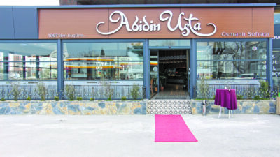 Bursa’da iftar sofralarının buluşma adresi; Abidin Usta Osmanlı Sofrası…