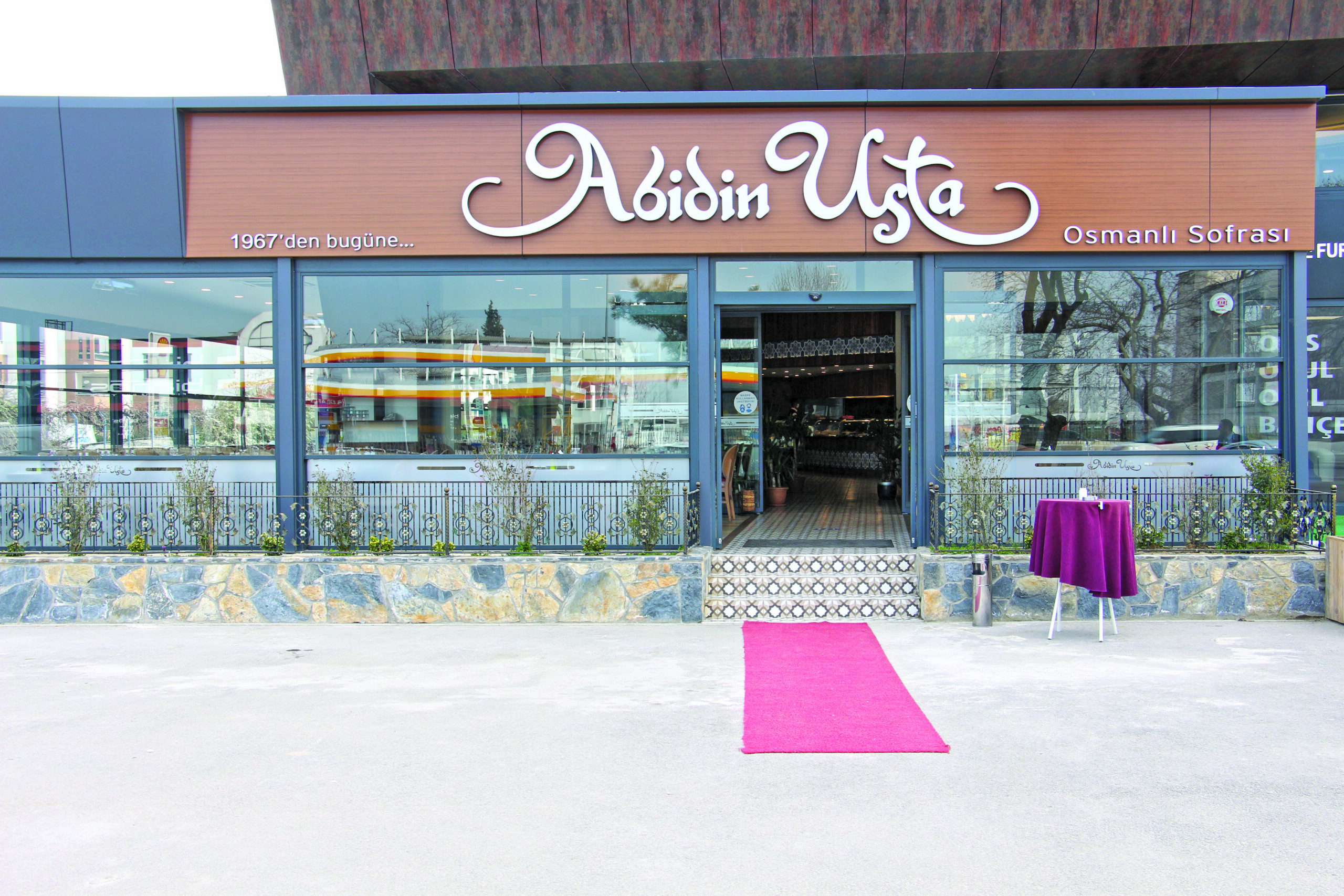 Bursa’da iftar sofralarının buluşma adresi; Abidin Usta Osmanlı Sofrası…