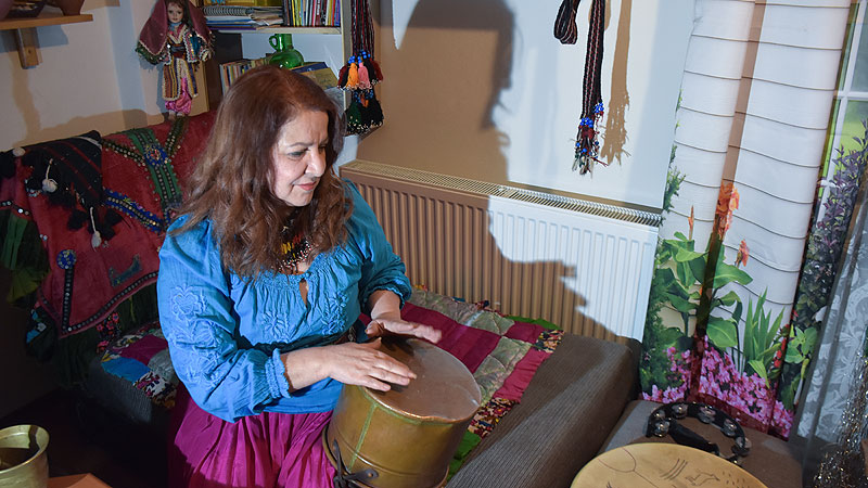 Bursa’da yaşayan sanatçının derlediği türkü dillerden düşmüyor Bursa’da yaşayan sanatçının derlediği türkü dillerden düşmüyor