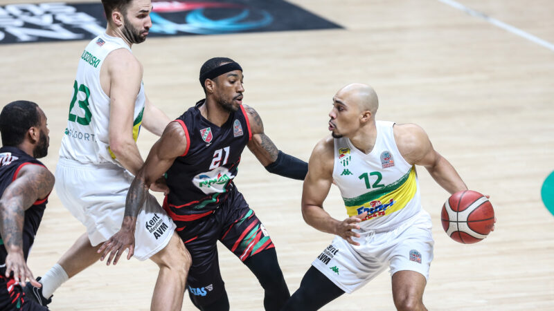 ING Basketbol Süper Ligi'nin 19. haftasından ertelenen maçta Frutti Extra