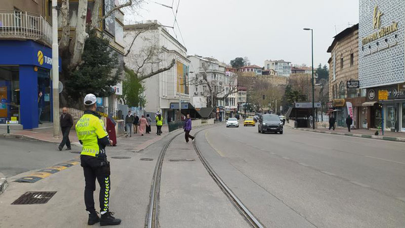Bursa’da yayalara sıkı takip