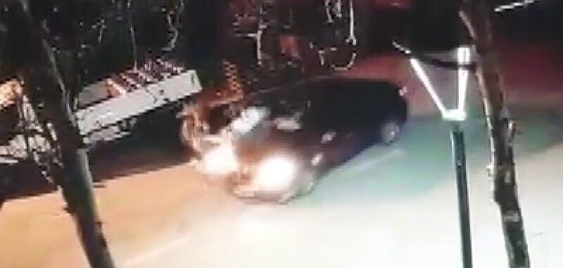 Bursa’da feci kaza Bursa'da otomobil ile motosiklet kafa kafaya çarpıştı. O anlar güvenlik