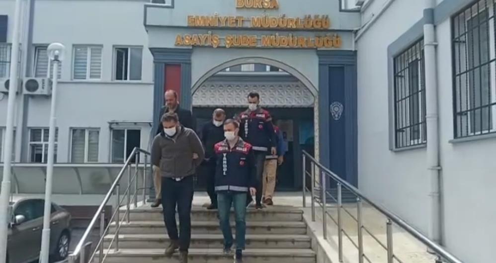 Bursa’da kuyumculara sahte altın satışı yapan 4 kişi yakalandı