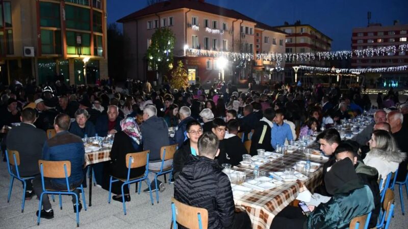 Kestel Belediyesi’nden Bulgaristan’da kardeşlik sofrası Kestel Belediyesi Ramazan ayının bereketini paylaşmak ve Bulgaristan’daki soydaşlarla birlik