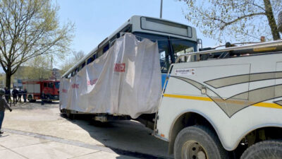 Bursa’da saldırıya uğrayan otobüs olay yerinden kaldırıldı