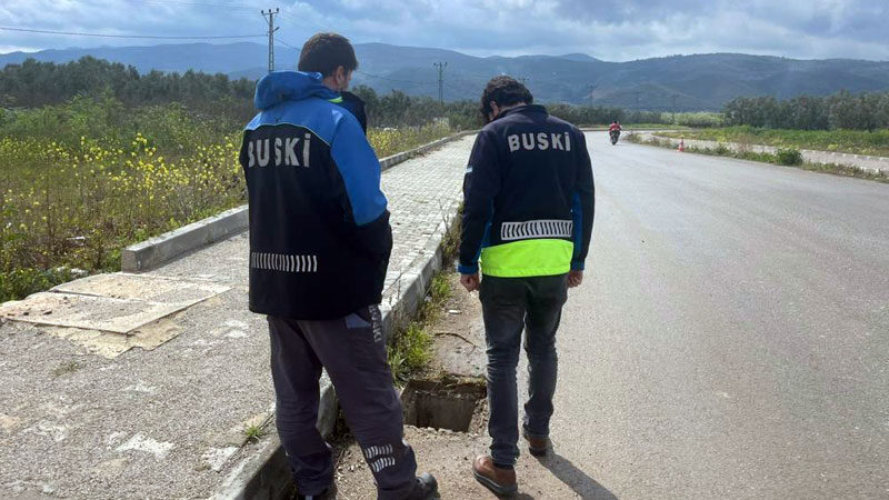 Bursa’da şoke eden hırsızlık! Bir gecede 12 tane… Bursa’nın İznik ilçesinde 1 günde aynı güzergahta 12 rögar kapağının