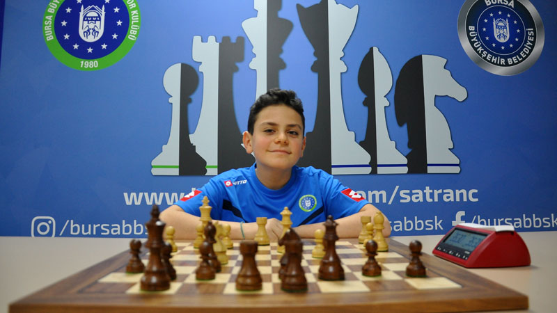 Büyükşehirli satranççı Ediz Gürel ilk Büyük Usta normunu aldı