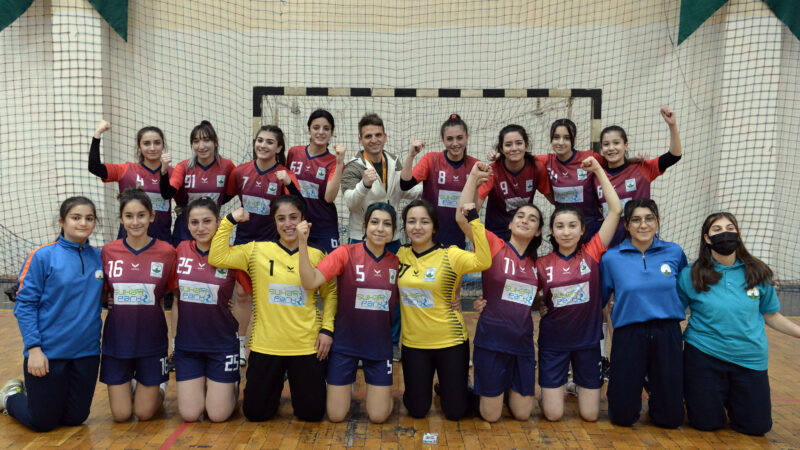 Osmangazi Belediyespor Hentbol Takımı sporcuları, Yıldız Kadınlar Hentbol Şampiyonası’nda ikincilik