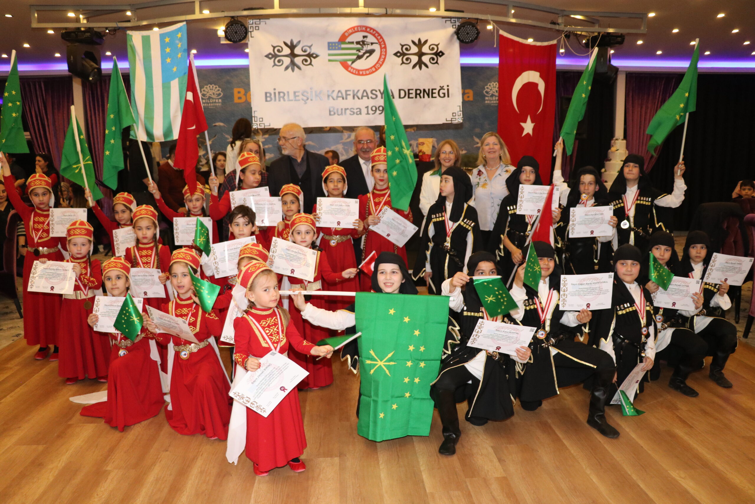 Bursalı ‘Kafkaslar’dan görkemli iftar Bursalı ‘Kafkaslar’dan görkemli iftar