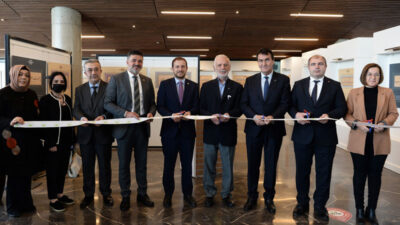 Yansıttığı tarihi değerlere uygun konferans, panel ve çeşitli toplantılara ev