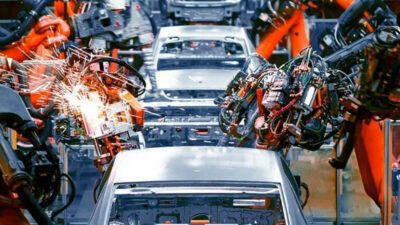 Otomotiv devi üretimi düşürecek