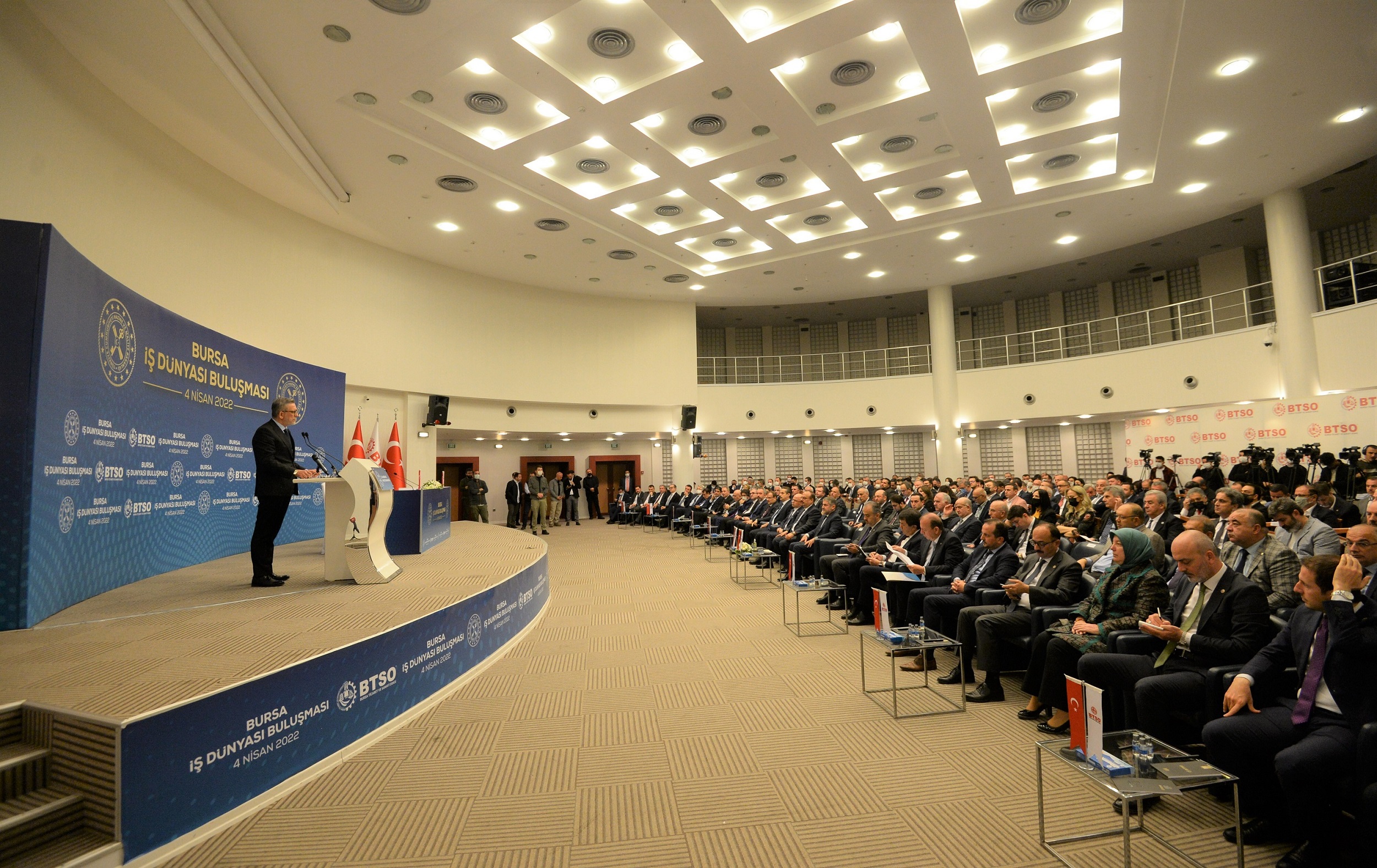 Bakan Nebati, Bursa iş dünyası ile buluştu