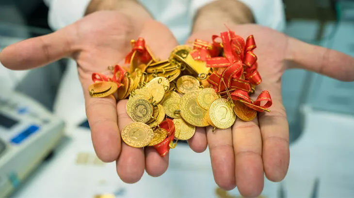 Altın 2.5 ayın dibinden döndü