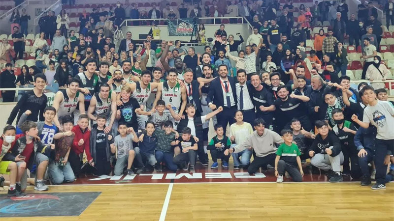 Akran Gemlik’in mutluluk tablosu Akran Gemlik’in mutluluk tablosu