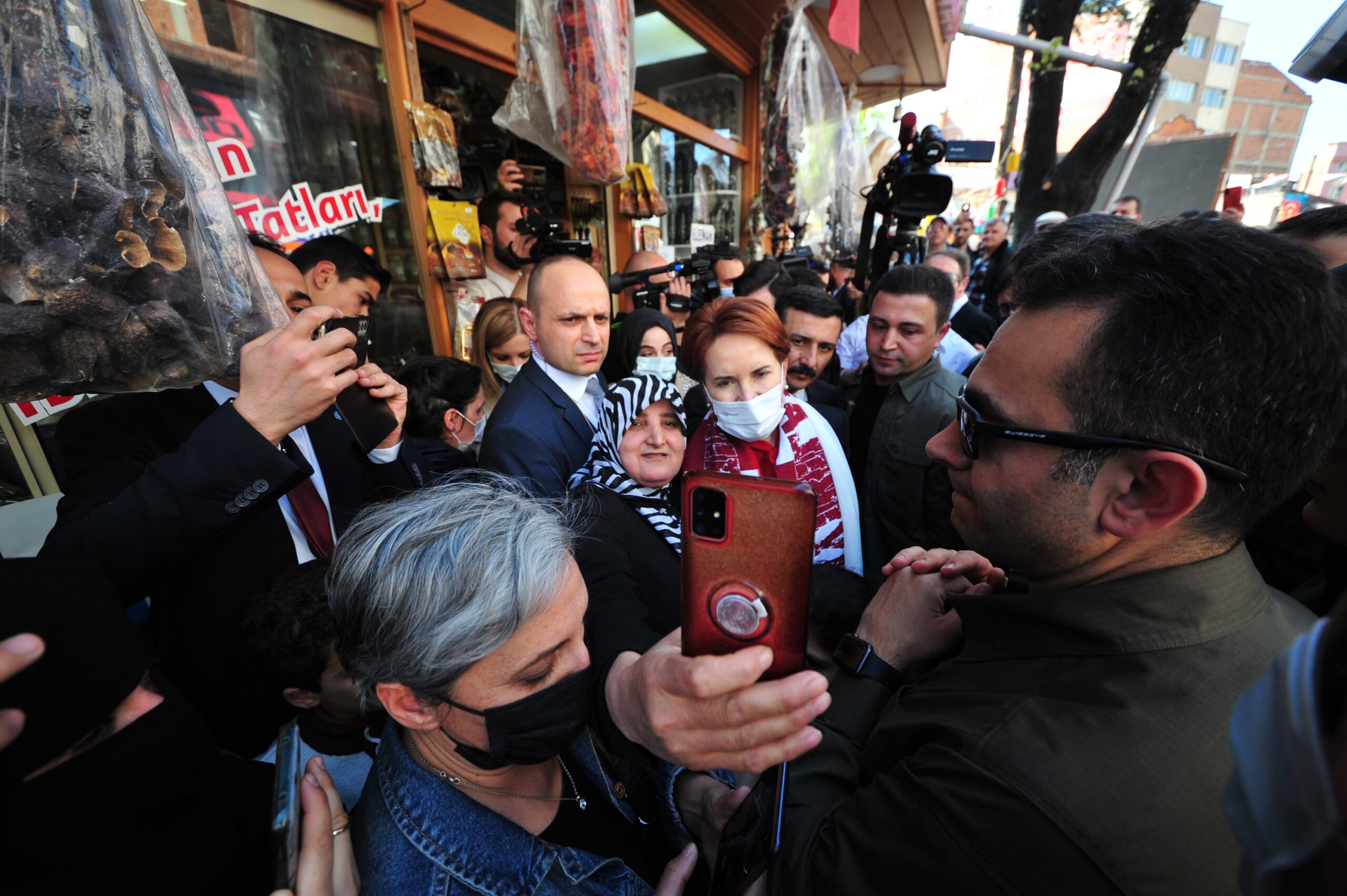 Meral Akşener’e Bursa’da büyük ilgi…