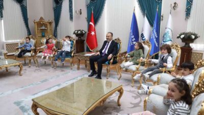 Bursa’da Ana Kucağı’ndan başkanlık koltuğuna