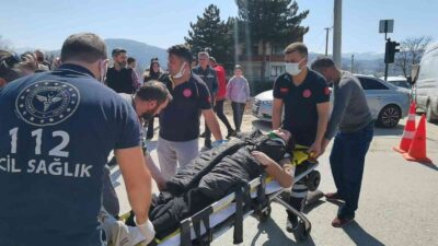 Bursa’da baba ve kızının yaralandığı kaza kamerada