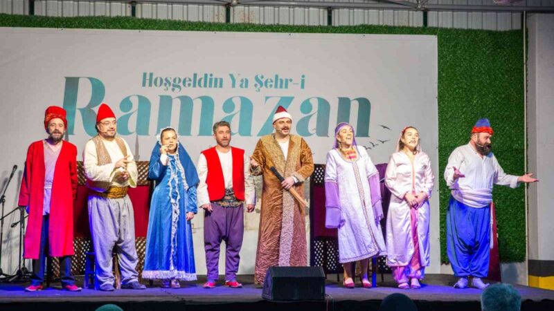 Bursa’da ramazan gecelerinde tiyatro gösteri Bursa Büyükşehir Belediyesi Şehir Tiyatrosu, en güzel oyunlarından biri olan