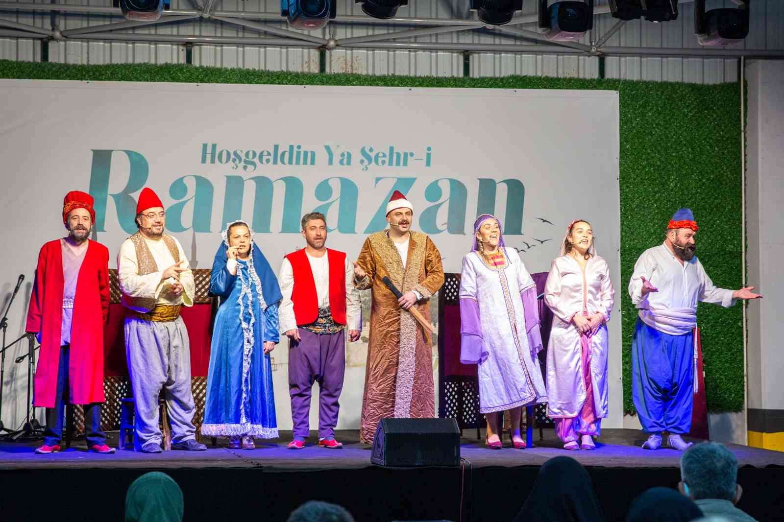 Bursa’da ramazan gecelerinde tiyatro gösteri 1 bursada ramazan gecelerinde tiyatro gosteri dc36b28