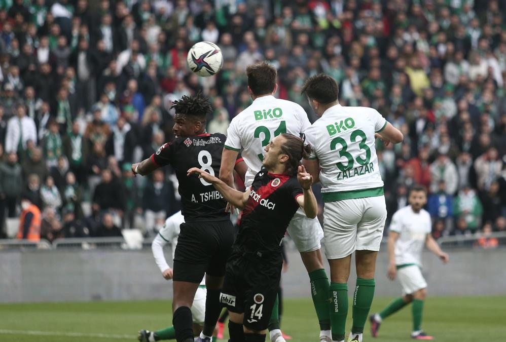Bursaspor’dan maç sonu sıcak yorum; ‘Ne söyleyeceğimizi bilmiyoruz’
