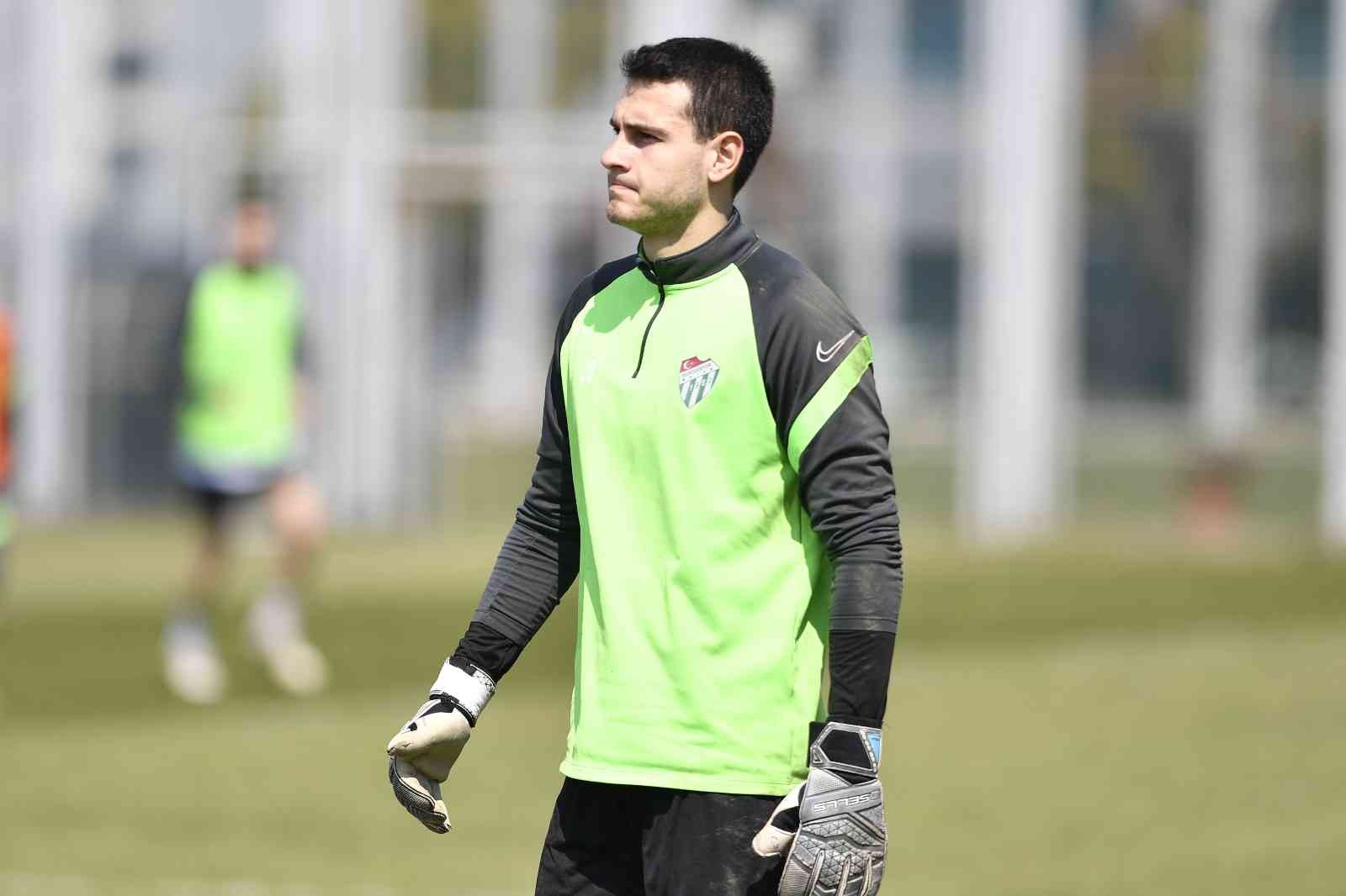 Bursasporlu oyuncudan kötü haber! Bursasporlu oyuncudan kötü haber!