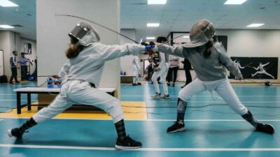 Eskrimde kılıçlar çekildi