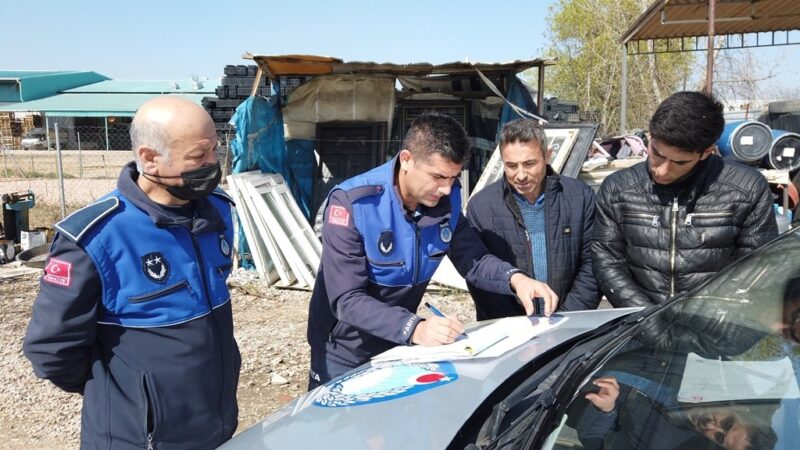 Gürsu Belediyesi, hurdacıları katı atık toplama sistemine dahil ediyor Gürsu’da son günlerde artan kontrolsüz hurda toplama faaliyetlerini önlemek amacıyla