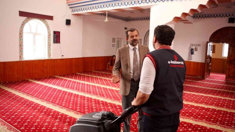 Ramazan Ayı dolayısıyla, Gürsu’daki camiler, Gürsu Belediyesi’nce yapılan temizlik çalışmalarıyla