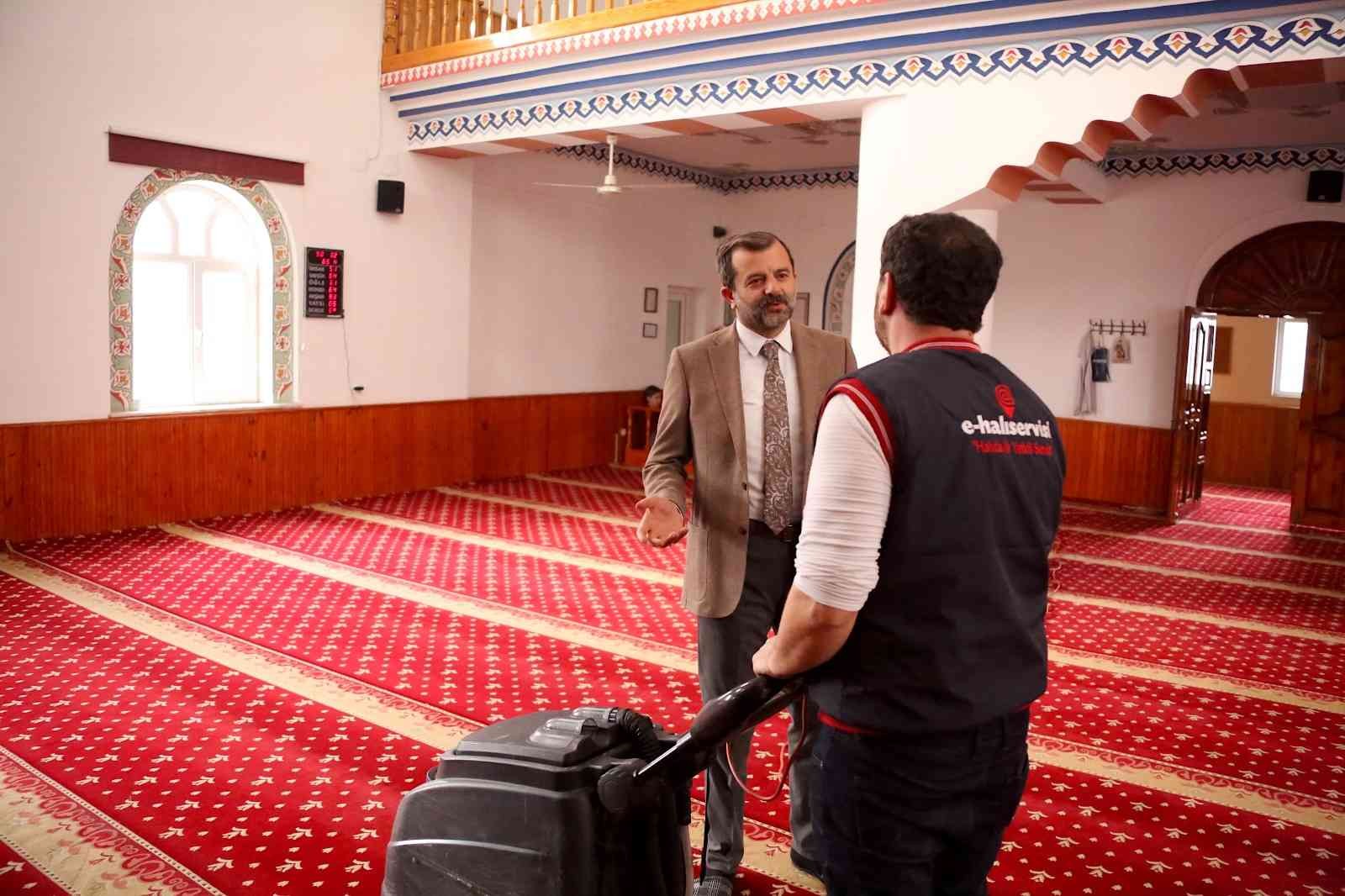 Gürsu’da camiler duaların sıcaklığına hazırlandı