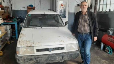 Bursa’da otomobil fareleri, çamura saplandı