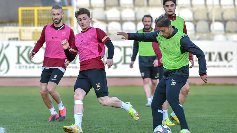 İnegöl kalan 15 puana talip Sarıyer maçı hazırlıklarını sürdüren İnegölspor'da hedef kalan 5 maçı da