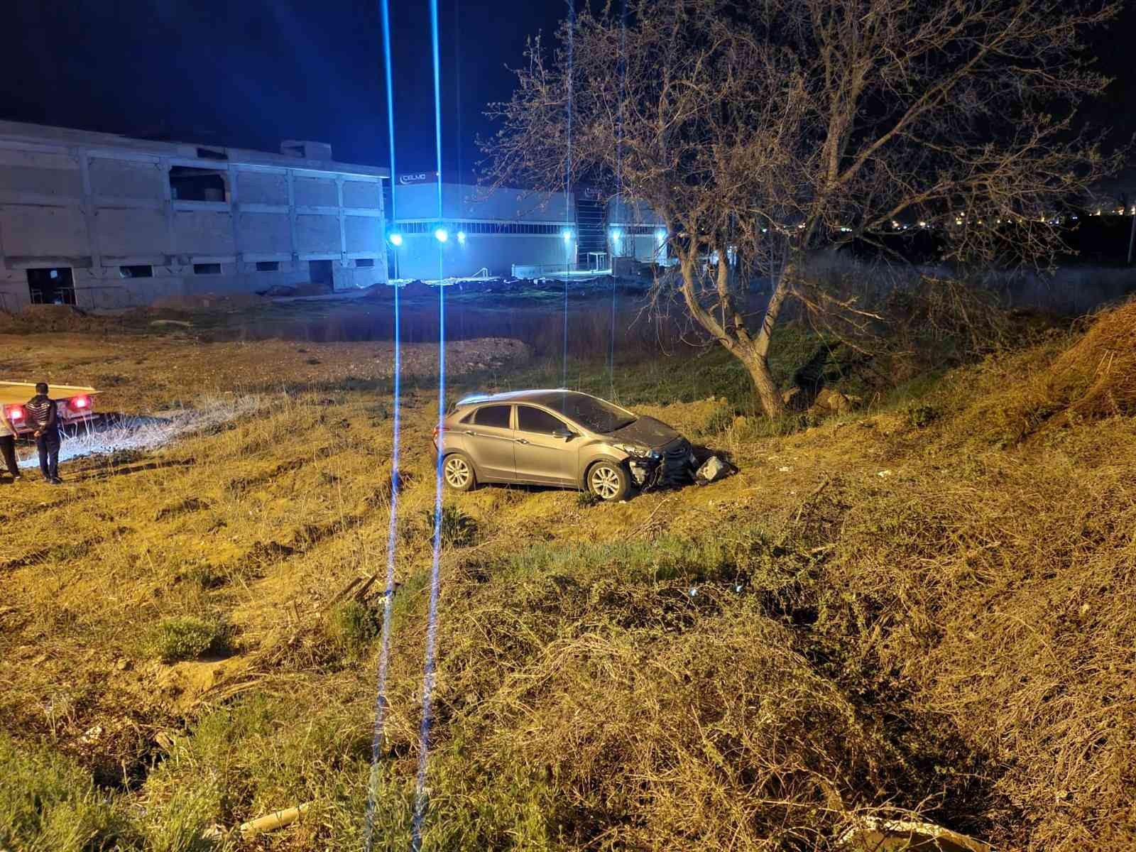 Bursa’da köpeğe çarpan otomobil şarampole uçtu…