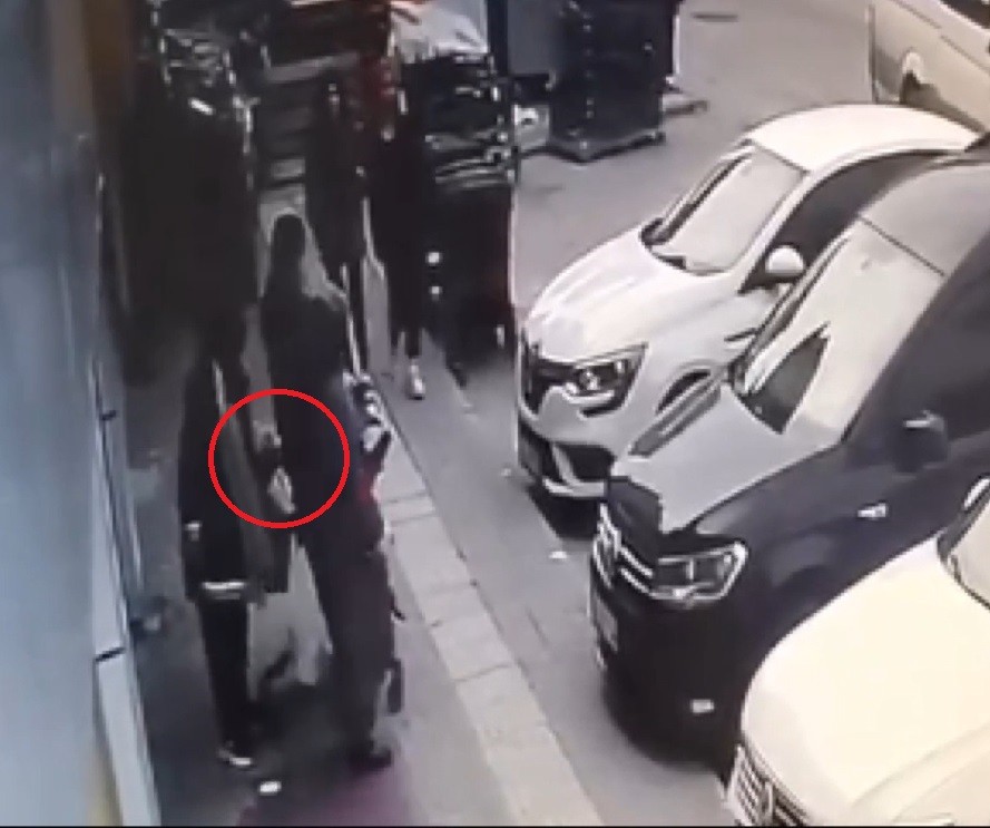 Bursa’da çantayı böyle çaldı!