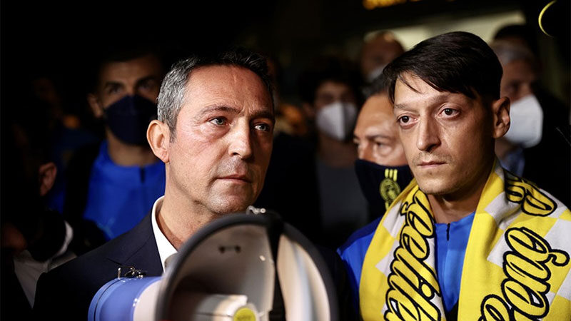 Ali Koç’tan Mesut Özil yanıtı! Affedilecek mi? Fenerbahçe Başkanı Ali Koç, Mesut Özil, Miguel Crespo ve Vitor