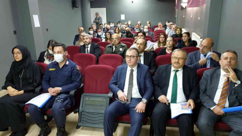 Orhaneli’de bağımlılıkla mücadele çalıştayı Bursa Orhaneli’de ‘Ben Olsaydım’ adlı bağımlılıkla mücadele çalıştayı düzenlendi.