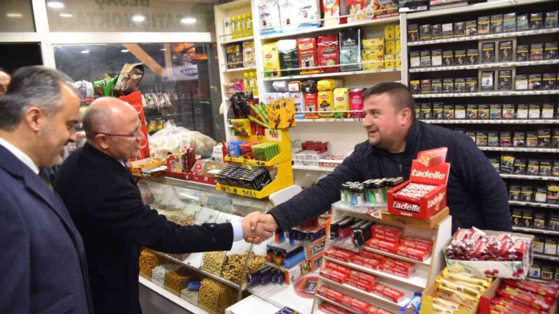 Ramazan sevinci Keles halkı ile paylaşıldı AK Parti Bursa İl Başkanı Davut Gürkan, iftardan sahura şehrin