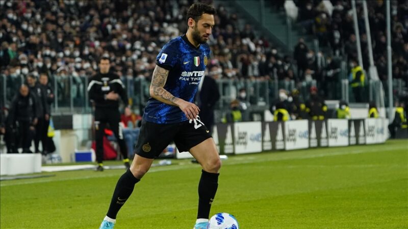 İtalya Birinci Futbol Ligi (Serie A) takımlarından Inter'de forma giyen