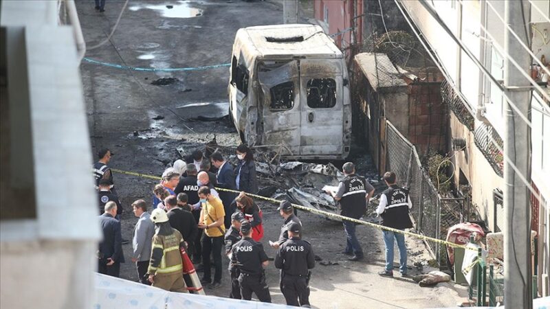 Bursa'da, Yunuseli Havaalanı yakınında tek motorlu eğitim uçağının düşmesi sonucu