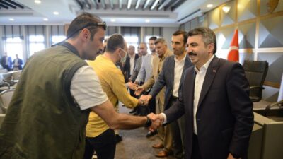 Yıldırım Belediye Başkanı Yılmaz personeliyle bayramlaştı