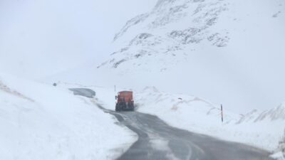 Mayıs ayında kar sürprizi! 20 santimetreyi buldu